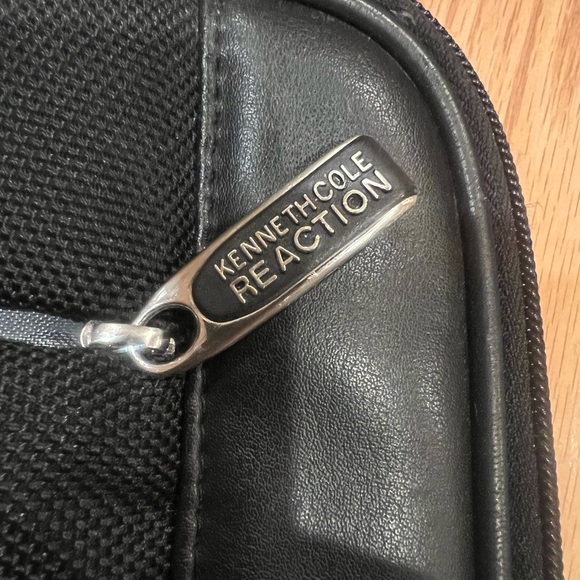 Kenneth Cole Computer Bag - Picture 2 of 5
